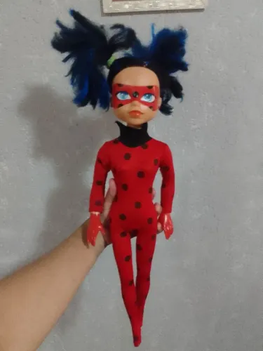 Brinquedos Tema Ladybug + Cat Noir.