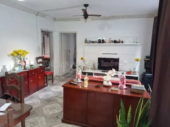 Apartamento tipo Casa em vila junto ao Metro Afonso Pena na Tijuca.