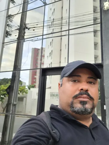 Trabalho de vigia guarda patrimonial caseiro vigilante 