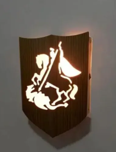 Arandela/luminaria de madeira de São Jorge 