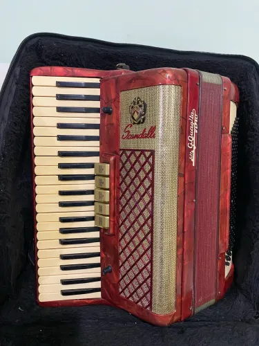 ACORDEON (SANFONA) SCANDALLI 120 BAIXOS + BOLSA DE TRANSPORTE 
