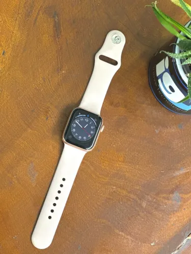 Apple Watch SE 40MM Aluminum 86% saúde da bateria Rose Gold 3 meses de garantia