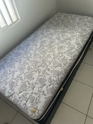 Cama de solteiro 