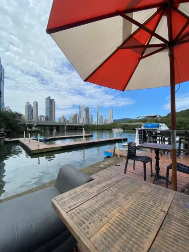 Entrada R$135,000,00 e assumir parcelas