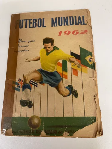 Vende-se Album de Figurinhas Copa 1962