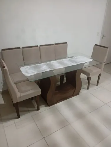Mesa de jantar com 6 cadeiras