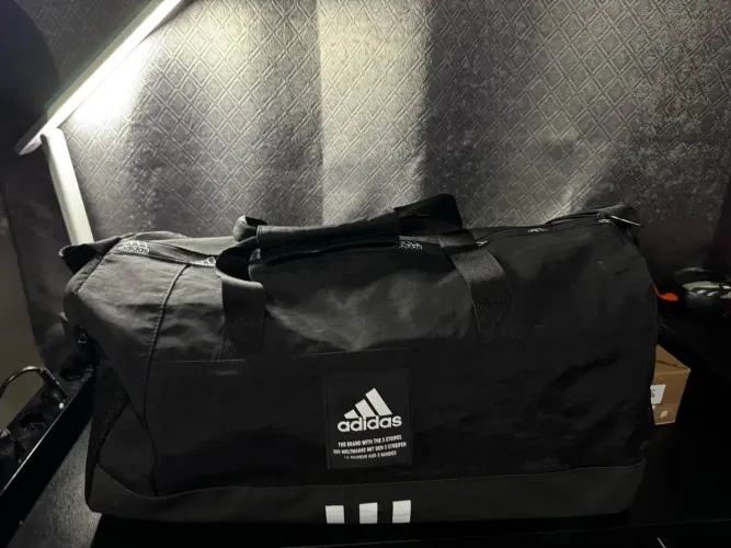 Bolsa academia Esportiva Adidas Preta - Estado de Nova