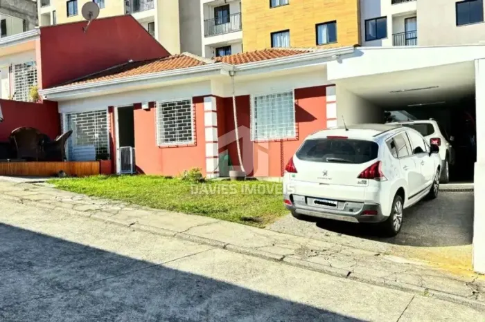 Casa no bairro Jardim Amélia | 100M² | 3 Quartos | Semi-mobiliado | 3 vagas garagem sendo 