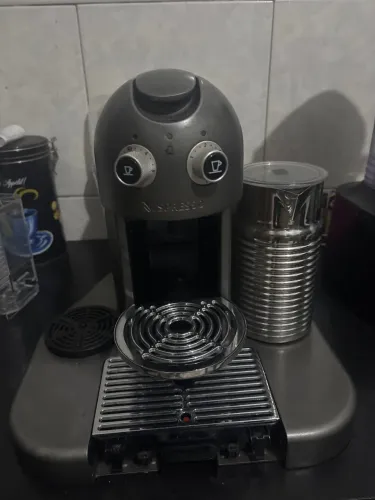 cafeteira Nespresso com Aeroccino