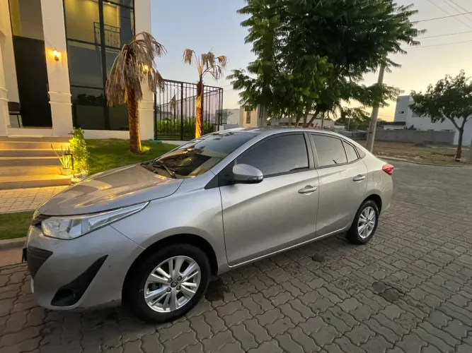 Toyota Yaris XL Sedan 1.5 Flex 16V 4P Aut. 2019