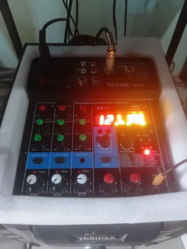 Minha de audio nova na caixa 4 canais funcionando perfeitamente