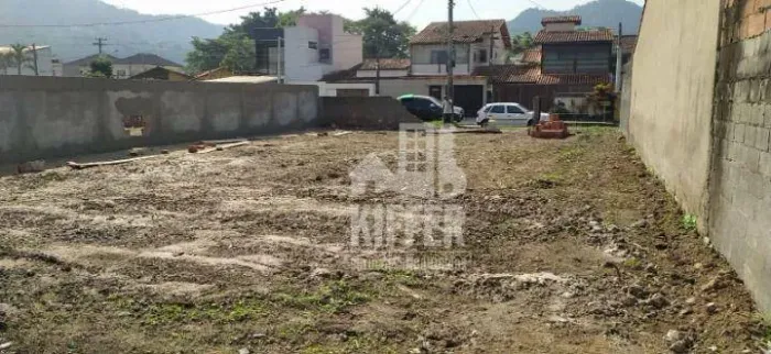 Terreno à venda, 225 m² por R$ 300.000,00 - Itaipu - Niterói/RJ