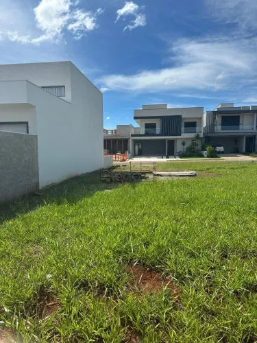 Terreno à venda em Paulínia, Parque Brasil 500, com 300 m², Residencial Royal Garden