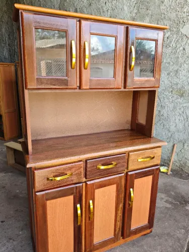 Guarda louças de 3 portas novo entrega grátis.