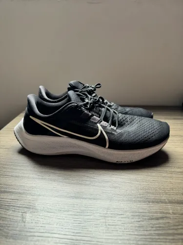 Tênis Nike Pegasus 38 - tamanho 41