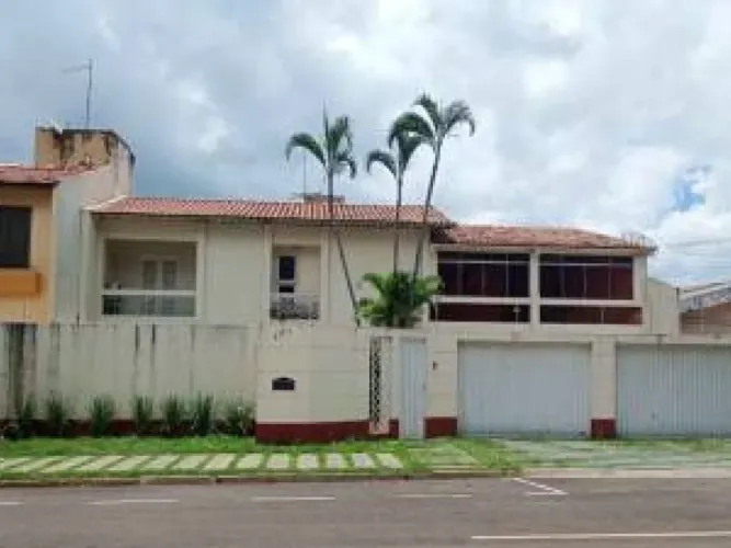 Casa 319 m² - Petrópolis - Londrina - PR