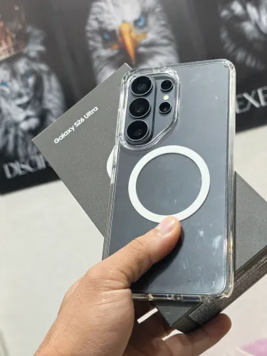 S26 ultra 256 GB com menos de dez dia de uso usado. Muito novo.