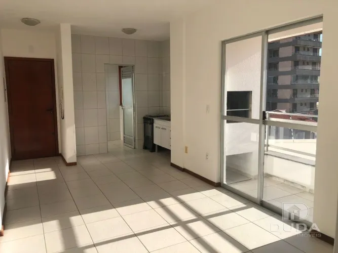Apartamento no Saco dos Limões