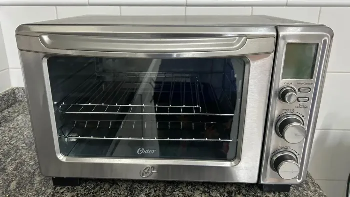Forno elétrico Oster 22L
