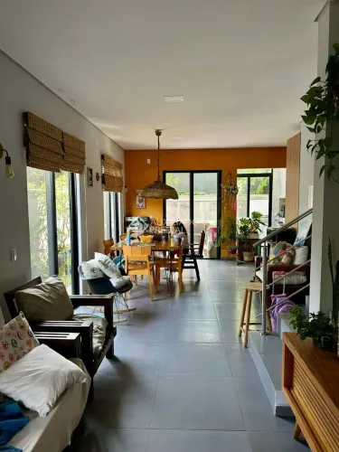 Casa sobrado com 3 dormitórios e 1 súite e 115m2