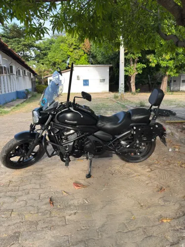 Moto Kawasaki Vulcan 650 2023