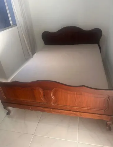 Cama Estilo Luís XV , Provençal em madeira maciça.