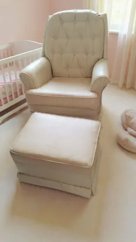 Poltrona de amamentação 
