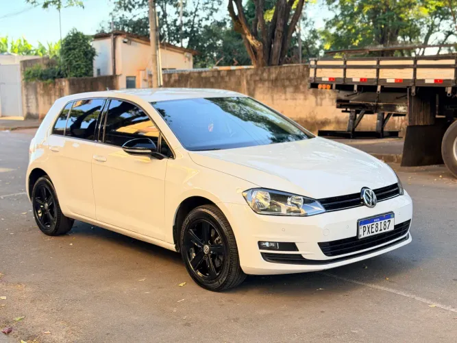 Volkswagen Golf Comfortline 1.4 TSI 140cv Aut. 2015