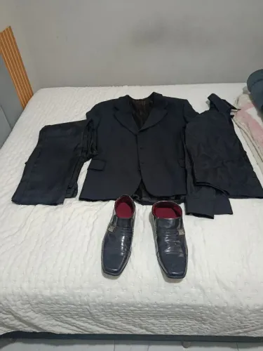 Traje preto