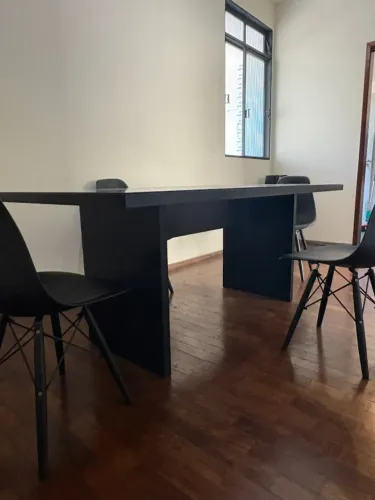 Mesa de Jantar Tok&Stok Gleen Preta - 1,80 m x 90 cm + Cadeiras de Brinde