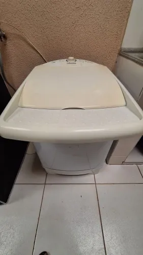 Tanquinho de lavar roupa
