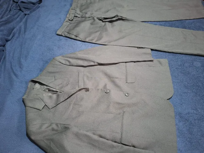 Terno Preto 100% poliéster paletó 46 M calça 40 M