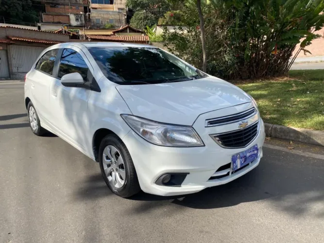 Chevrolet Onix JOY Hatch 1.0 8V Flex Mec. 4P 2017