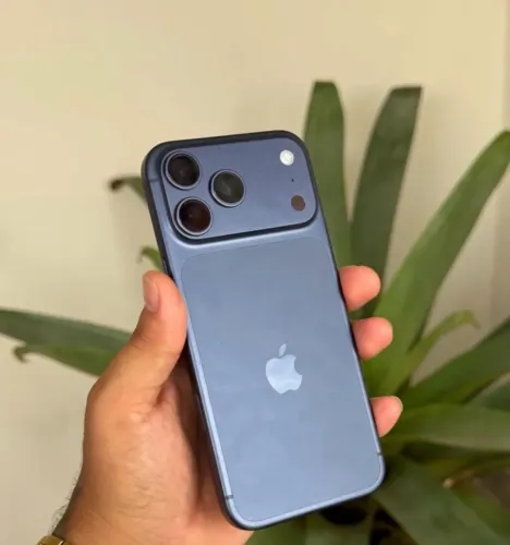 iPhone 17 pro Max azul