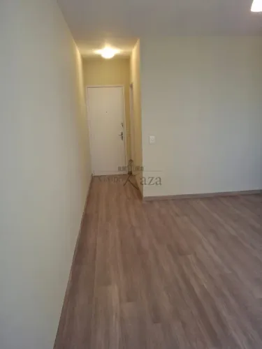Oportunidade - Apartamento - Jardim Apolo - 2 Dormitórios - 60m².