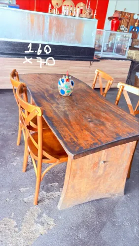 Mesa jaqueira 1,60x0,70 só a mesa 