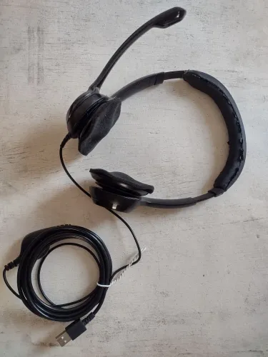 Headset Logitech H390 Funcionando normal