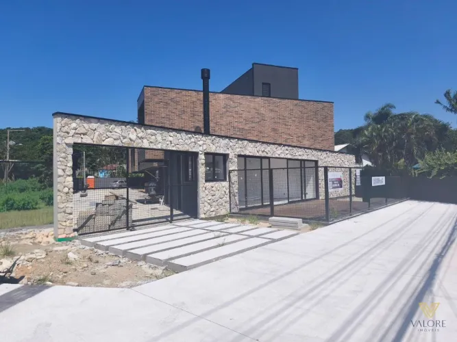 Casas com 2 Suítes na Cachoeira do Bom Jesus | Espaço Gourmet e Playground