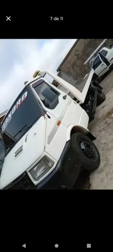 Caminhão plataforma 