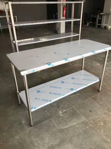 Mesa de aço inox cirúrgico