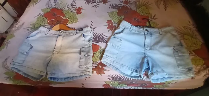 Vendo dois shorts por 60