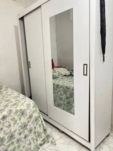 Guarda roupa branco