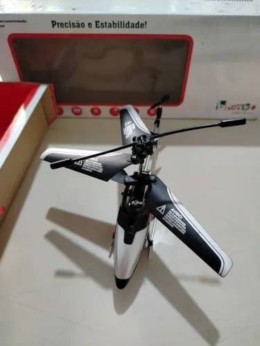 Mini helicoptero de brinquedo por controle remoto 