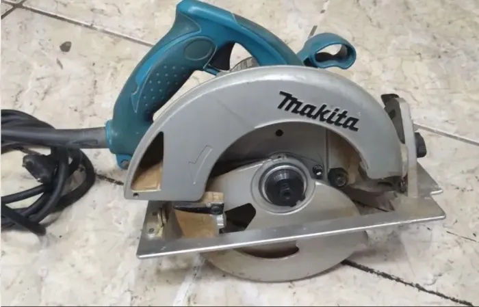 Serra circular Makita 1800w