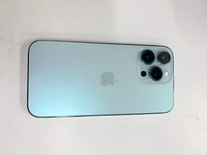 iPhone 13 seminovo