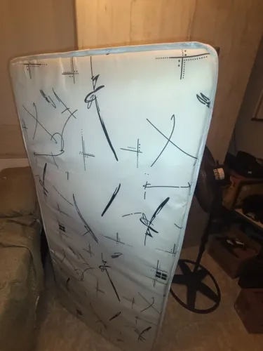 Cama box semi nova