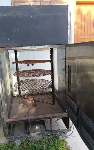 Máquina de Assar Frango Usada
