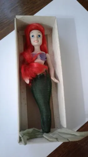 Boneca de Porcelana Fasciculo Princesa Ariel Disney Pequena sereia