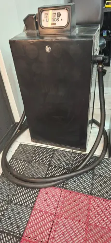 Bomba de combustivel antiga
