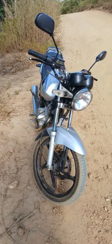 Suzuki yes 125 2007 prata.